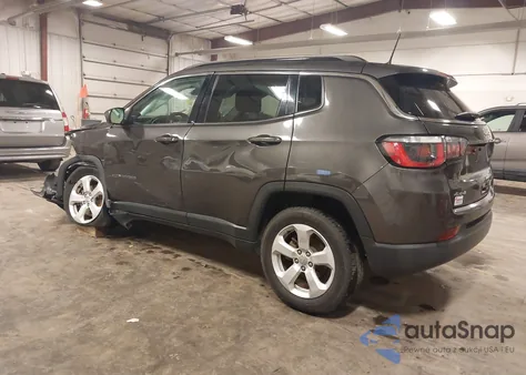 2018 Jeep Compass Latitude 4X4 from USA, damaged, VIN 3C4NJDBB7JT265897